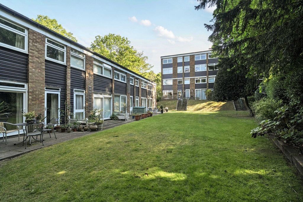Additional image 15 of 3 bed flat for saleLubbock Road, Chislehurst, Kent BR7