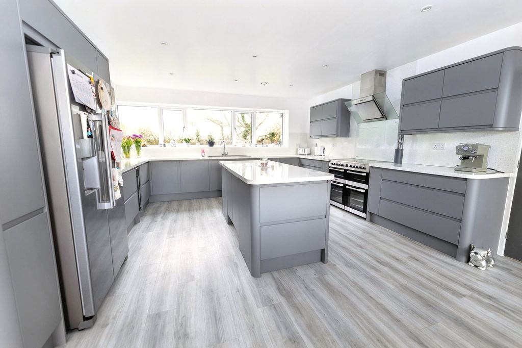 Additional image 8 of 4 bed detached house for saleHeath Road, St Osyth CO16