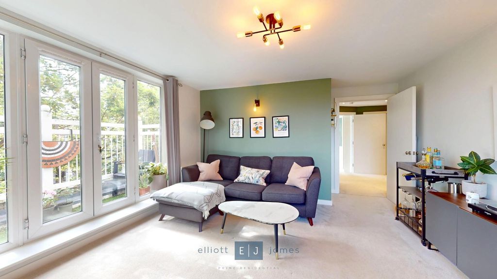 Additional image 11 of 2 bed flat for saleStag Lane, Buckhurst Hill IG9