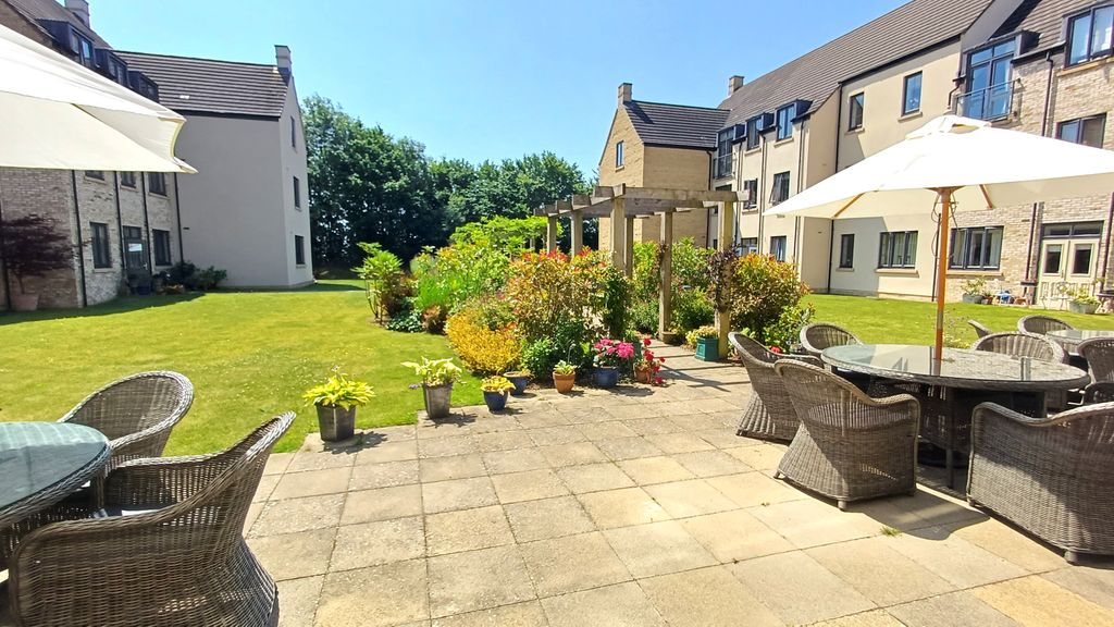 Additional image 3 of 2 bed flat for saleTrinity Road, Chipping Norton OX7