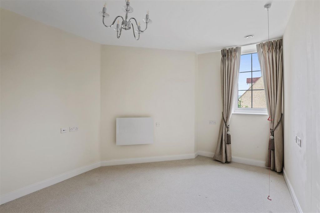 Additional image 7 of 1 bed flat for saleWatson Place. Trinity Road, Chipping Norton, Oxfordshire OX7