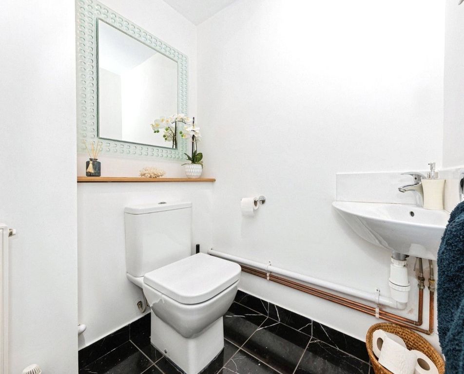Additional image 11 of 3 bed bungalow for saleGwscwm Road, Burry Port, Carmarthenshire SA16