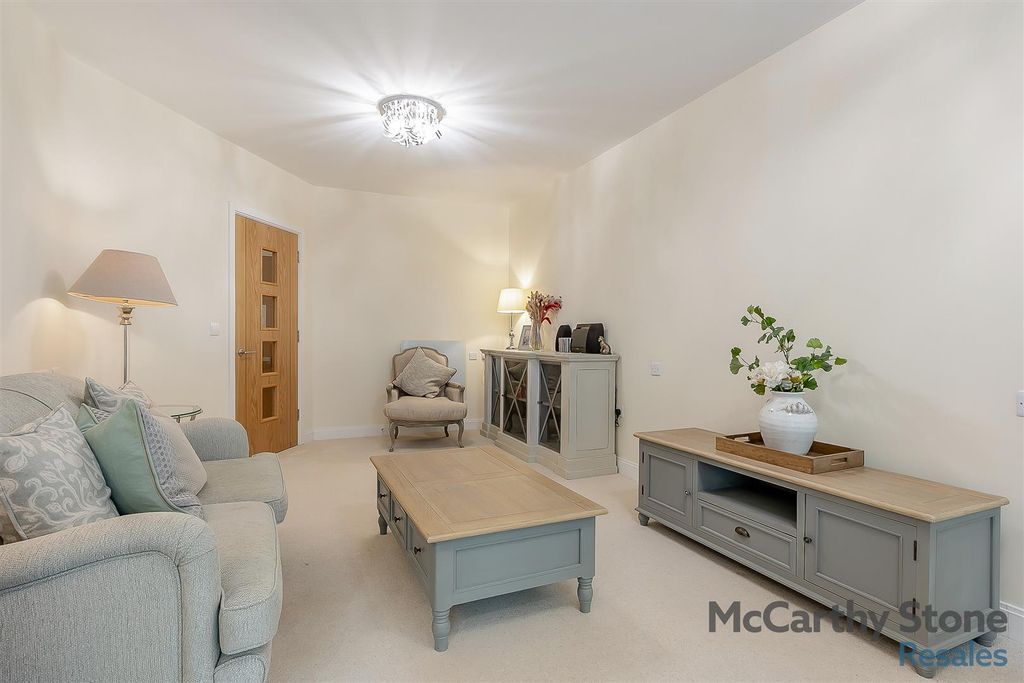 Additional image 6 of 1 bed flat for saleWatson Place, Trinity Road, Chipping Norton, Oxfordshire OX7