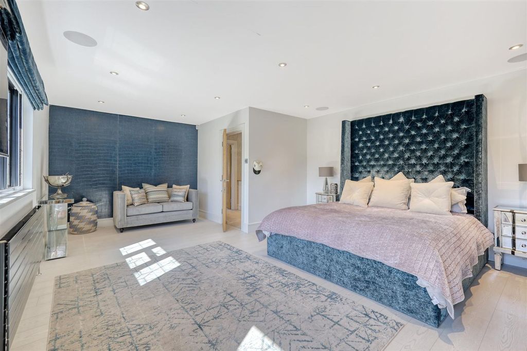 Additional image 22 of 4 bed detached house for saleCourtland Drive, Chigwell IG7
