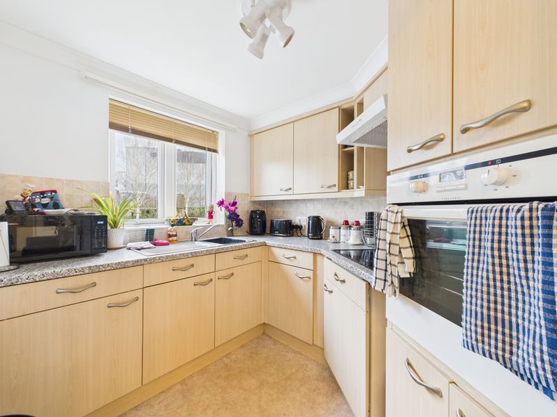 2 bed flat for saleTrevithick Road, Camborne - Ground Floor Apartment TR14 photo 2