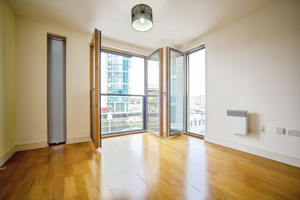 Additional image 4 of 2 bed flat for saleDock Head Road, Chatham ME4