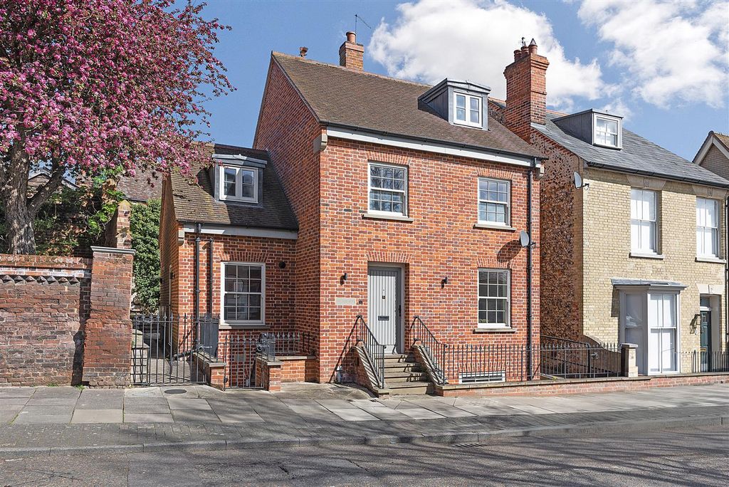 5 bed detached house for saleLooms Lane, Bury St. Edmunds IP33