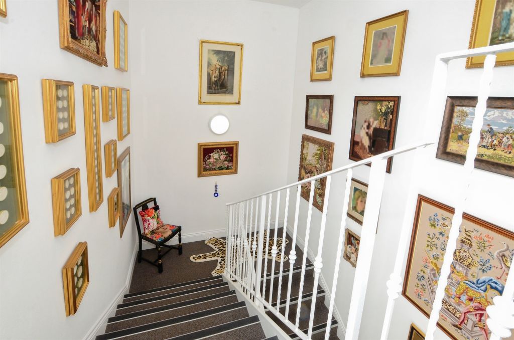 Additional image 28 of 3 bed penthouse for saleMarlborough Drive, Bushey WD23