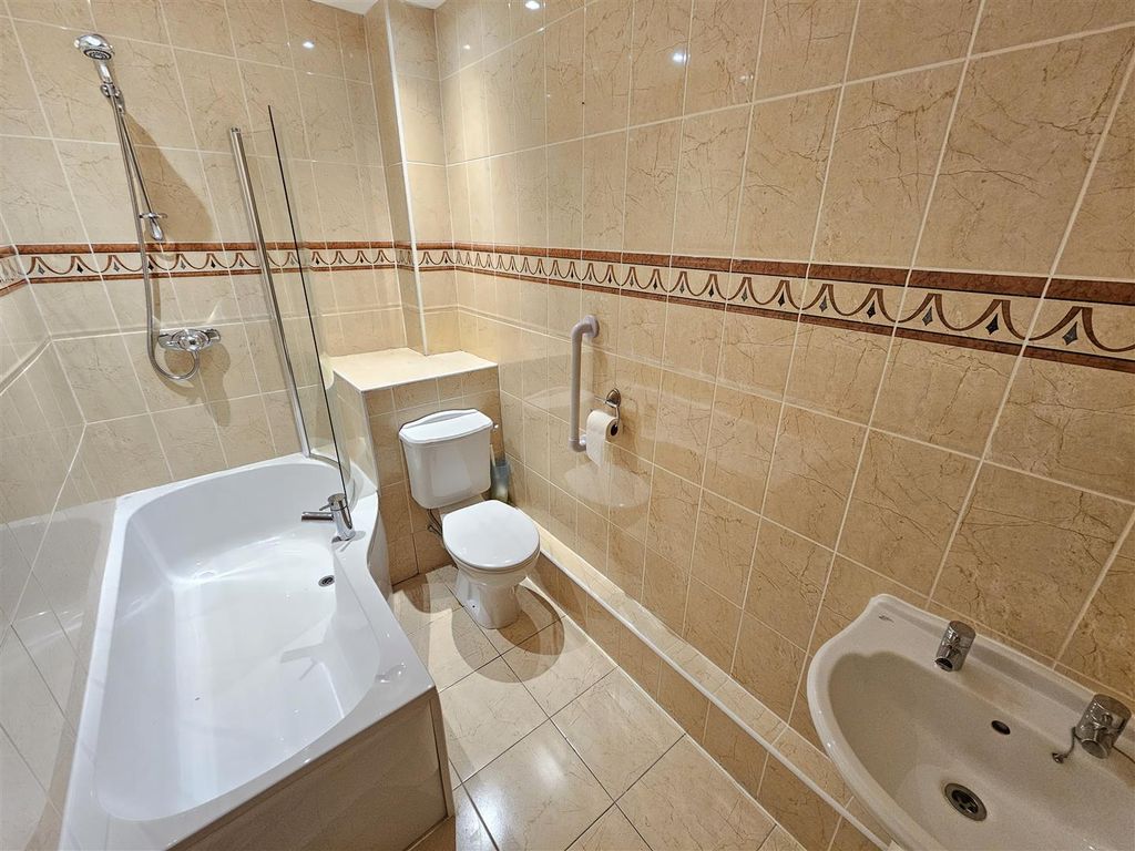 Additional image 9 of 2 bed flat for saleNewmarket Court, Tavistock PL19