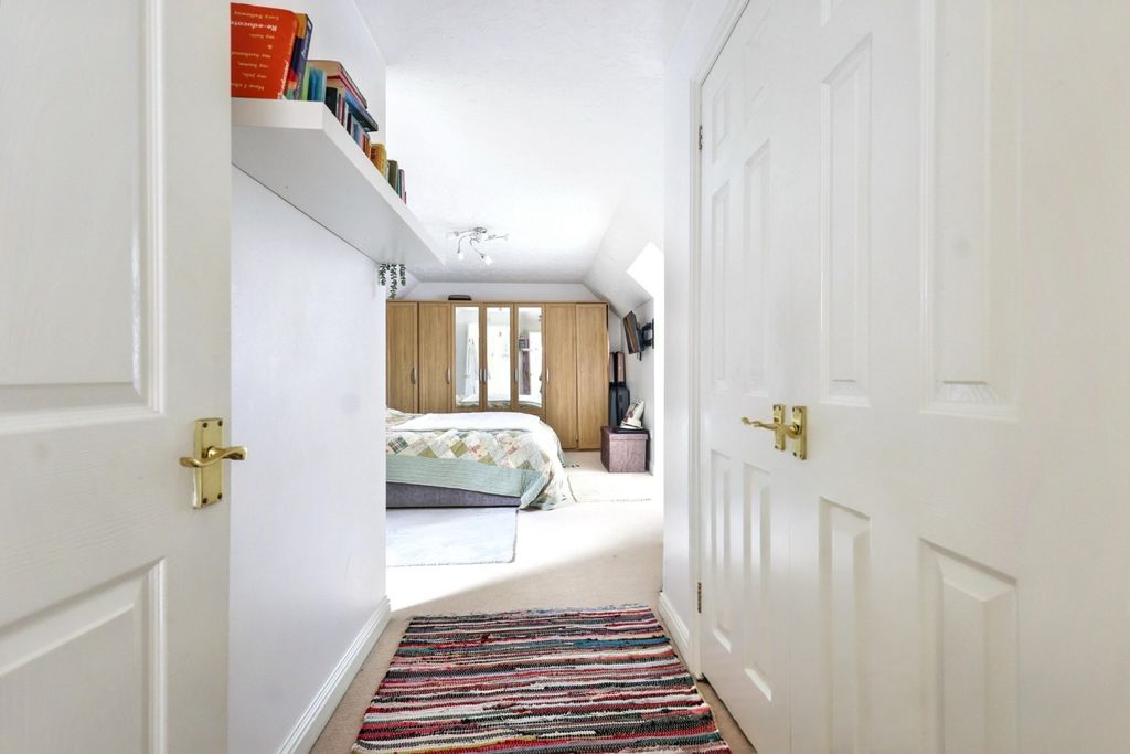 Additional image 10 of 4 bed detached house for sale16 Wychwood Close, Carterton OX18