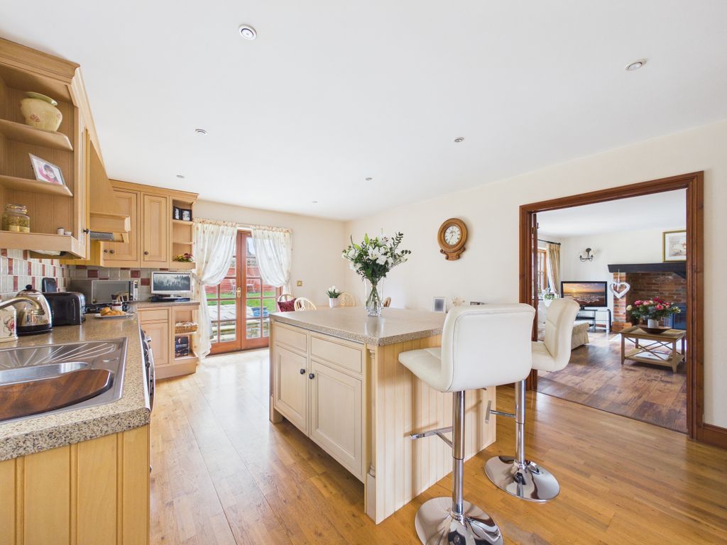 Additional image 6 of 4 bed detached house for saleThe Lane, Lower Icknield Way, Chinnor, Oxfordshire OX39