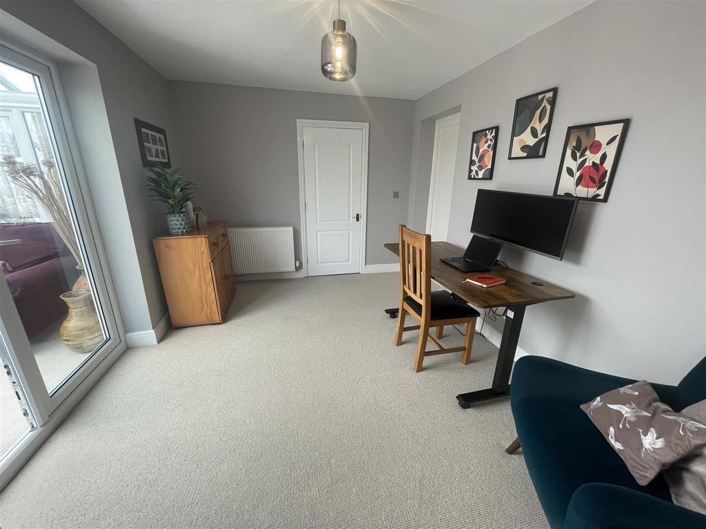Additional image 14 of 6 bed detached house for saleLindisfarne Close, Chester Le Street DH2