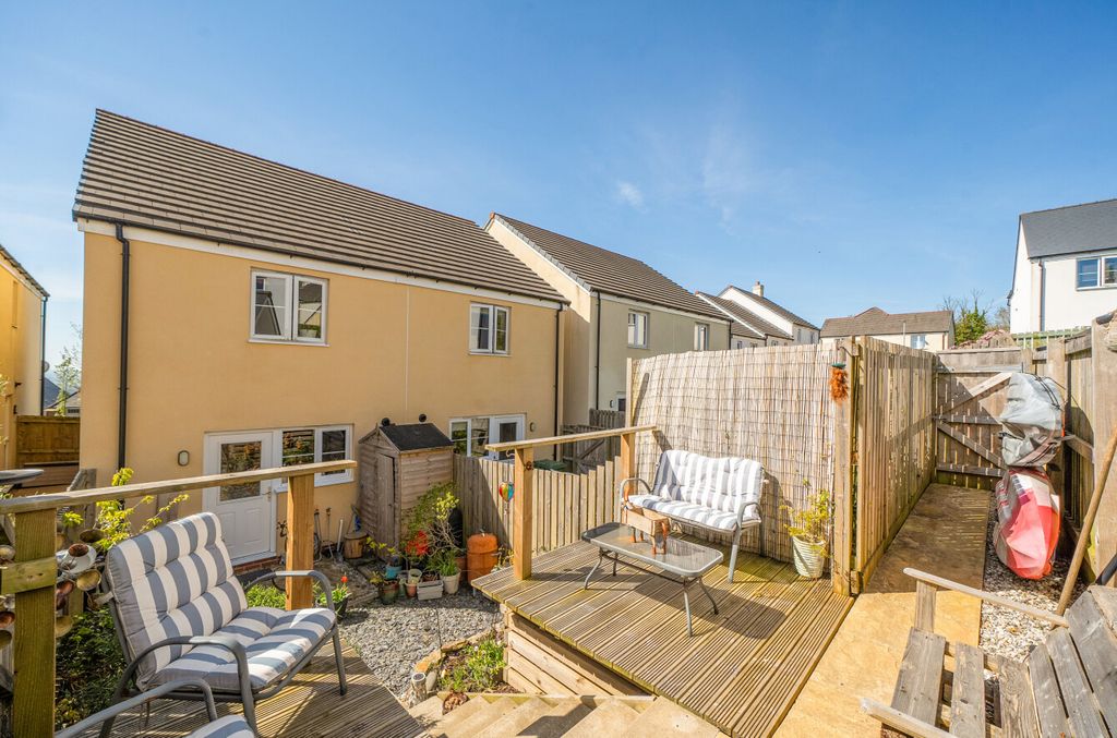 2 bed semi-detached house for saleNuthatch Close, St. Anns Chapel, Gunnislake, Cornwall PL18 photo 5