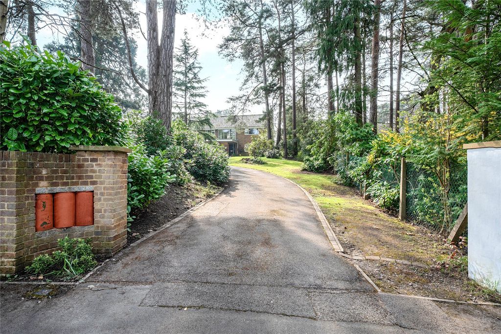 Additional image 2 of 4 bed detached house for saleCamberley, Surrey GU15