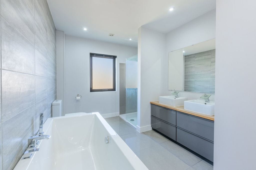 Additional image 27 of 5 bed detached house for saleAlbert Way, Chatteris PE16