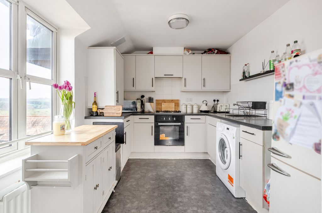 Additional image 6 of 2 bed flat for saleCunetio Gardens, White Horse Road, Marlborough SN8