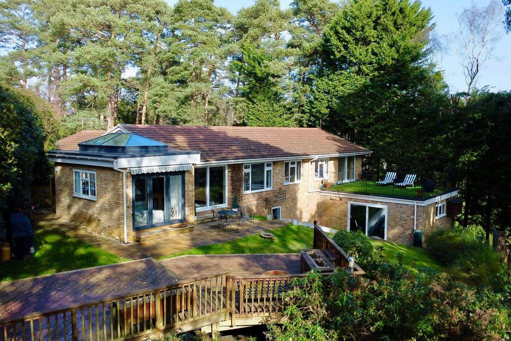 Additional image 2 of 4 bed detached bungalow for saleWalkers Ridge, Camberley GU15