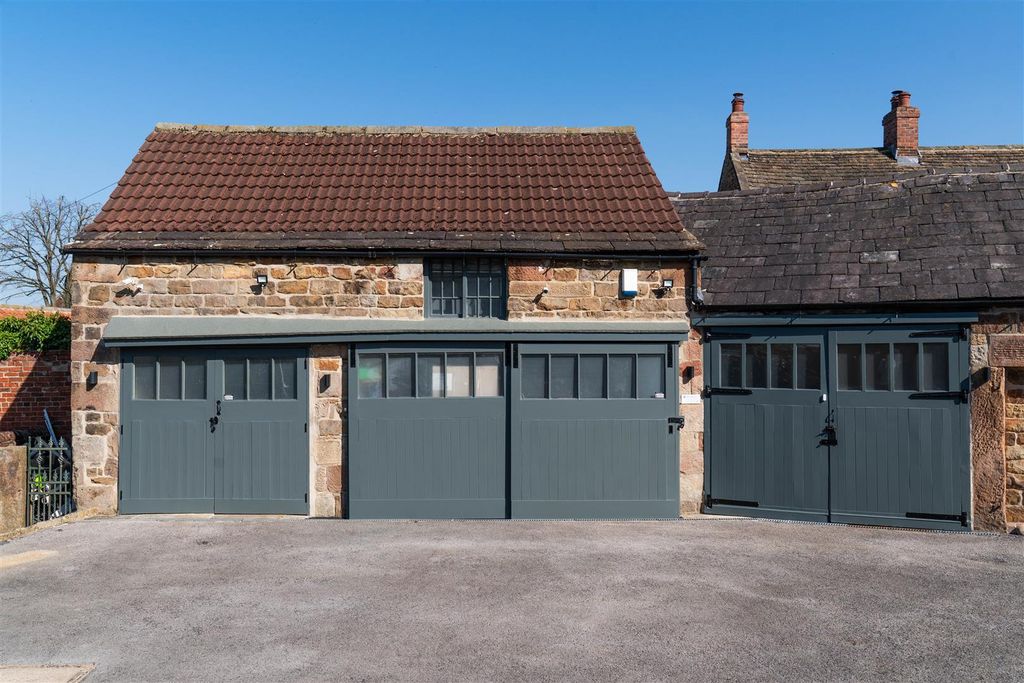 Additional image 72 of 4 bed property for saleHawthorne Barns, Walton Back Lane, Somersall, Chesterfield S42