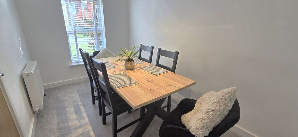 Additional image 8 of 5 bed detached house for saleRyeback Close, Burton-On-Trent DE15