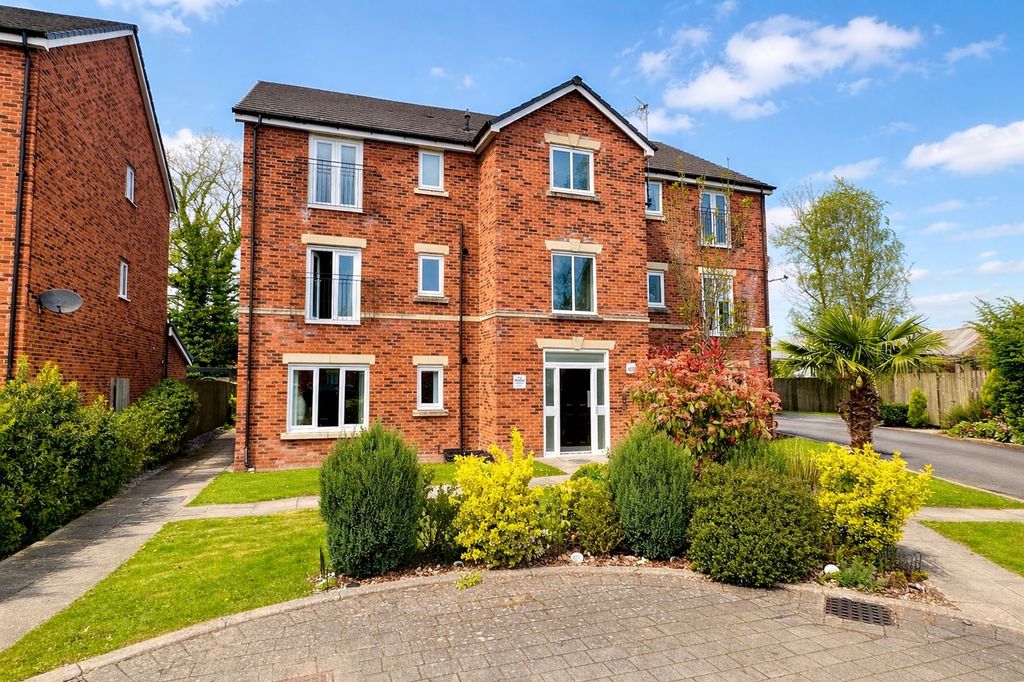 2 bed flat for saleWentworth Drive, Cheadle SK8