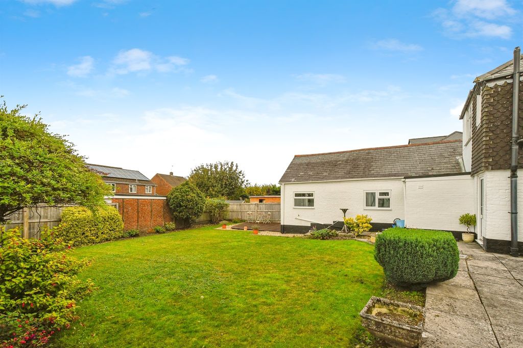 Additional image 13 of 2 bed flat for saleLondon Road, Marlborough SN8
