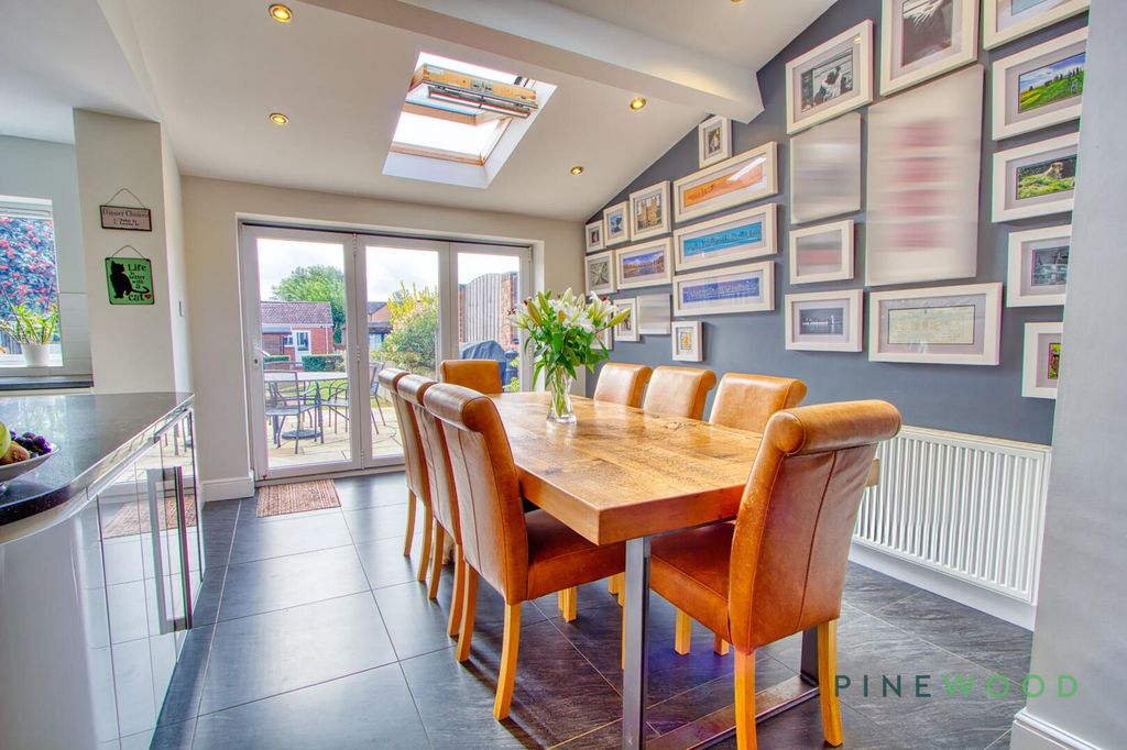 Additional image 9 of 5 bed semi-detached house for saleShaftesbury Avenue, Ashgate, Chesterfield, Derbyshire S40