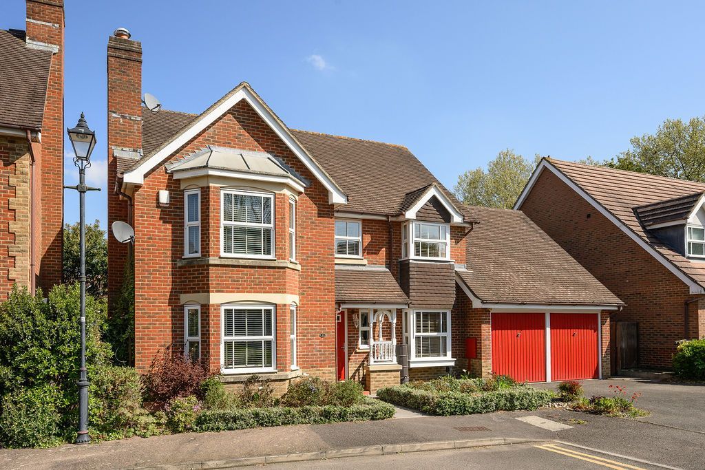 4 bed detached house for saleLawson Walk, Carshalton Beeches SM5