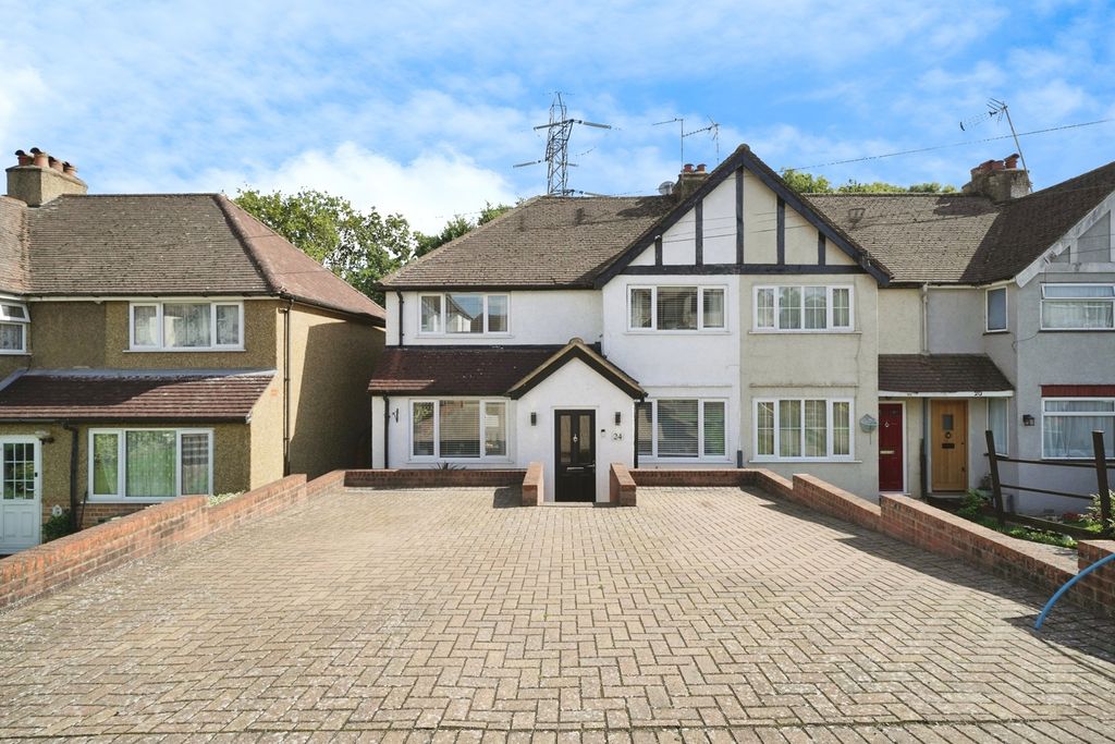 3 bed semi-detached house for saleThrigby Road, Chessington KT9