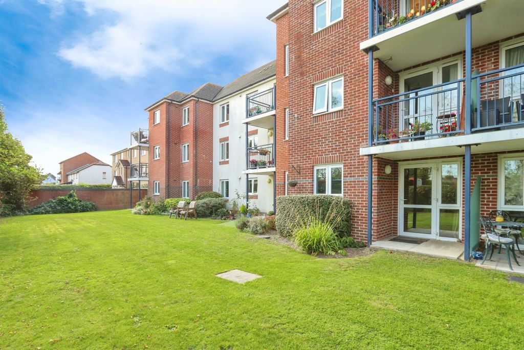 Additional image 14 of 1 bed flat for saleStour Road, Christchurch BH23