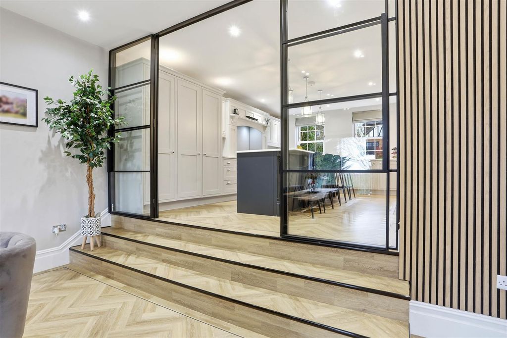 Additional image 19 of 7 bed detached house for saleWest Way, Carshalton SM5