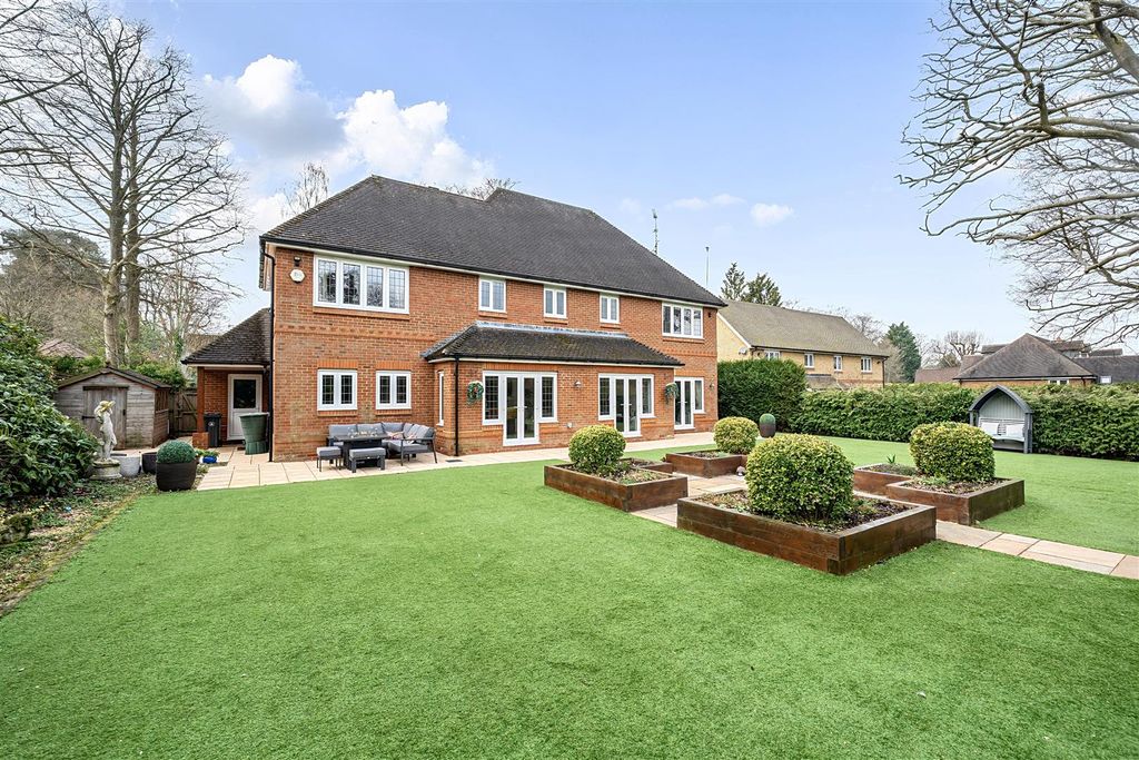 Additional image 27 of 5 bed detached house for saleGolf Drive, Camberley GU15
