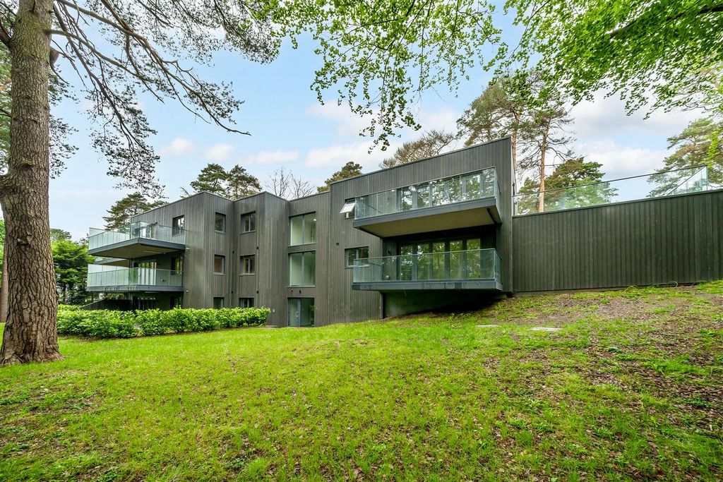 Additional image 14 of 2 bed flat for saleTekels Park, Camberley GU15