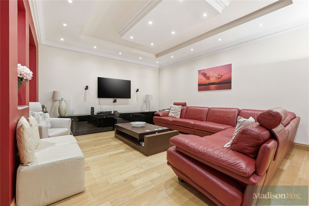 Additional image 4 of 6 bed detached house for saleTomswood Road, Chigwell IG7