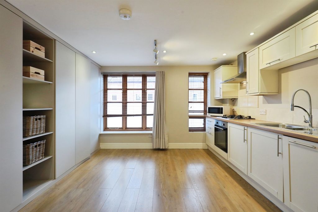 Additional image 3 of 2 bed flat for saleChurch Street, Shipston-On-Stour CV36