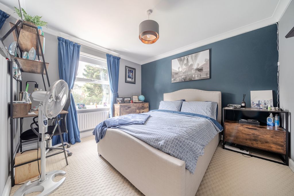 Additional image 15 of 6 bed detached house for saleWalkers Ridge, Camberley GU15