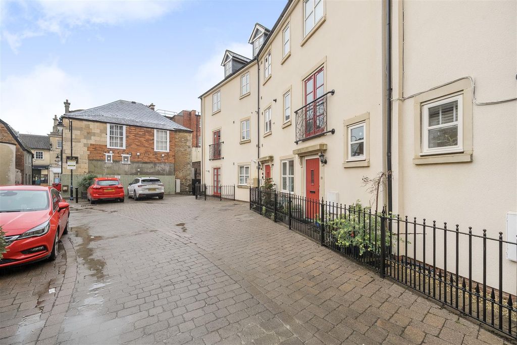 Additional image 13 of 3 bed flat for saleChapel Mews, Chippenham SN15