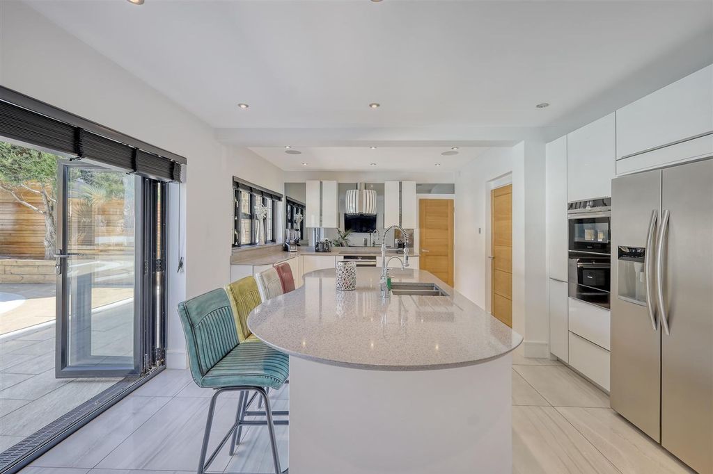 Additional image 10 of 4 bed detached house for saleCourtland Drive, Chigwell IG7