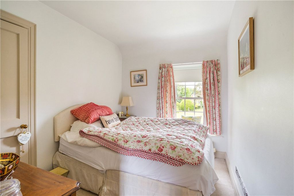 Additional image 19 of 4 bed semi-detached house for saleCastle Street, Calne, Wiltshire SN11
