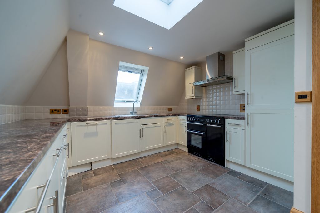 Additional image 7 of 2 bed flat for saleWindsor Street, Chertsey KT16