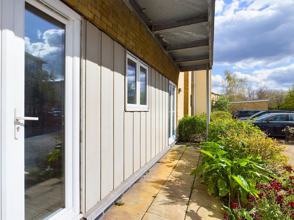 Additional image 7 of 1 bed flat for saleIsis House, Bridge Wharf, Chertsey, Surrey KT16