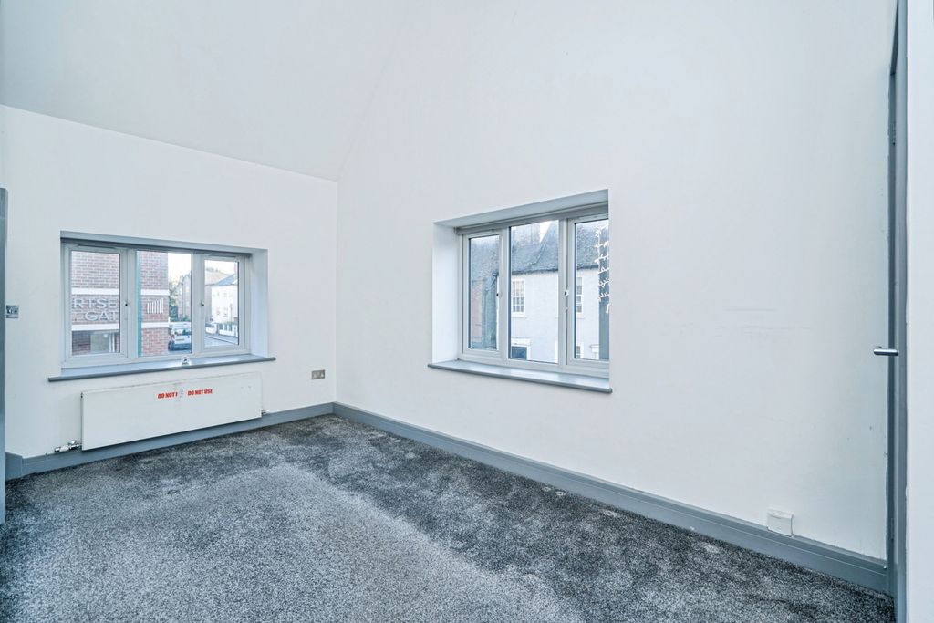 Additional image 8 of 3 bed flat for saleLondon Street, Chertsey, Surrey KT16
