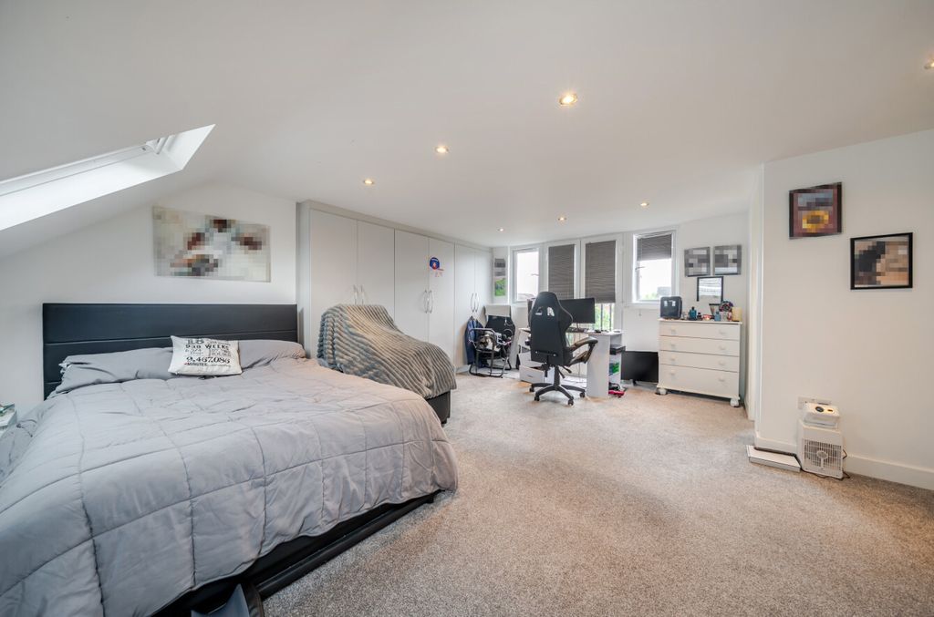 Additional image 5 of 4 bed semi-detached house for saleEdgebury, Chislehurst, Kent BR7