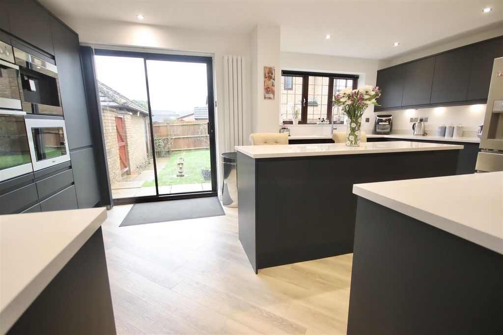 Additional image 11 of 4 bed detached house for saleExeter Close, Chippenham SN14