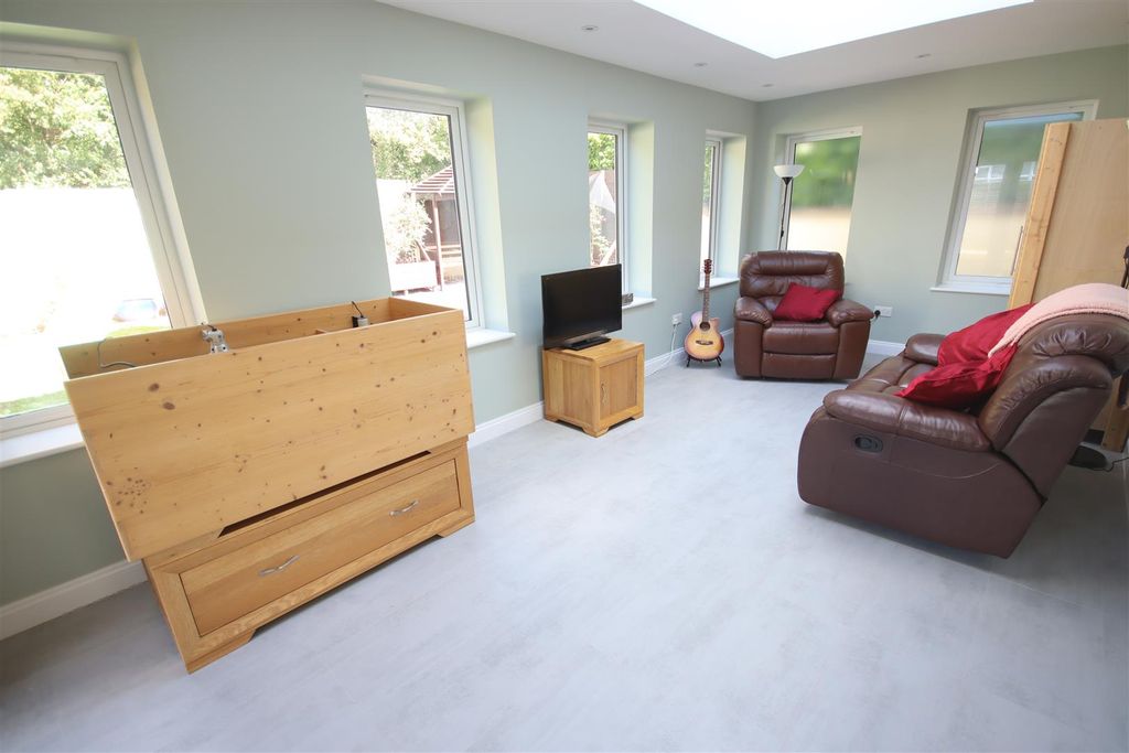 Additional image 7 of 5 bed detached house for saleChamberlain Road, Chippenham SN14