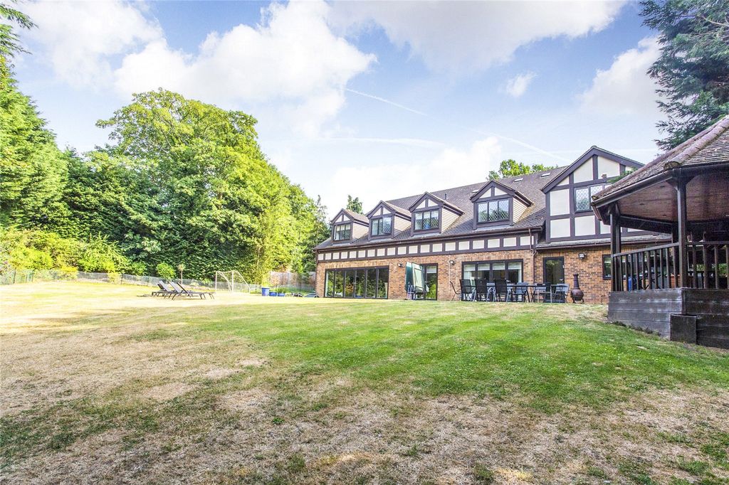 Additional image 12 of 6 bed detached house for saleCaldecote Gardens, Bushey, Hertfordshire WD23