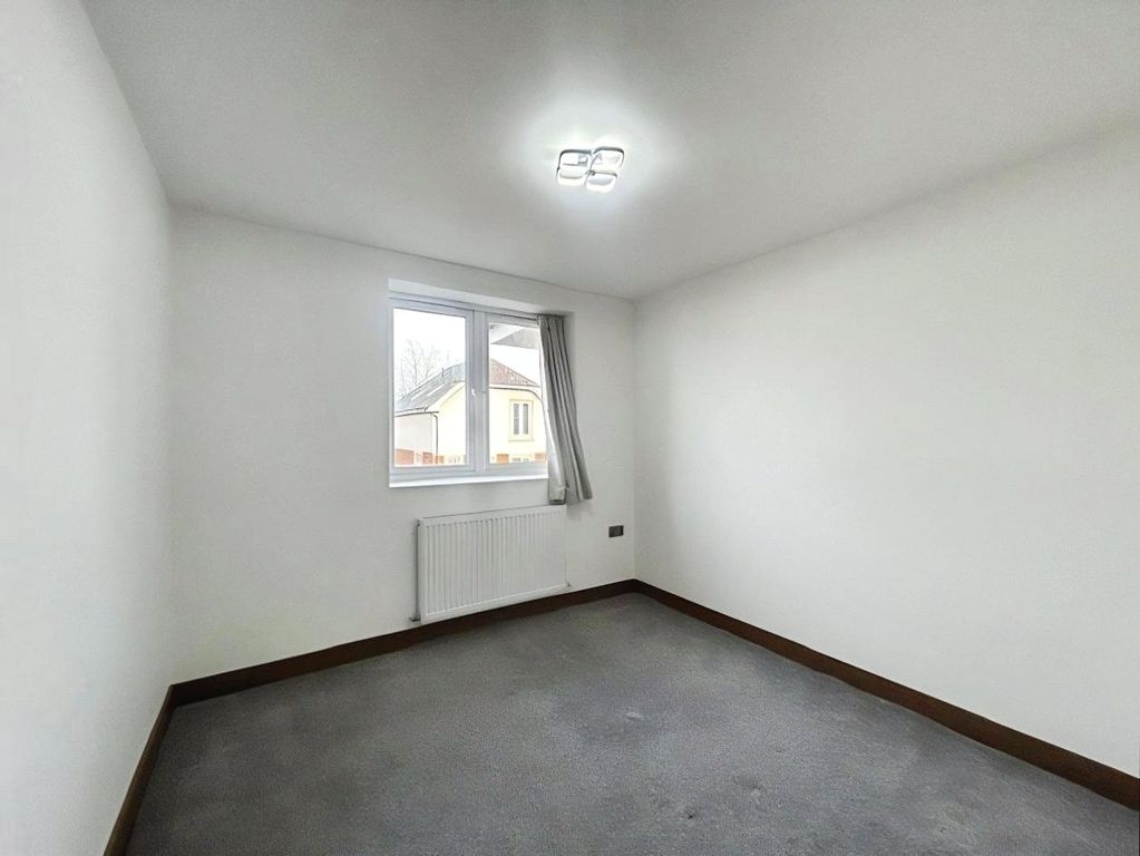Additional image 10 of 3 bed flat for saleYork Road, Camberley, Surrey GU15