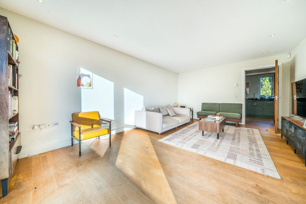 Additional image 13 of 2 bed flat for saleElmstead Lane, Chislehurst BR7