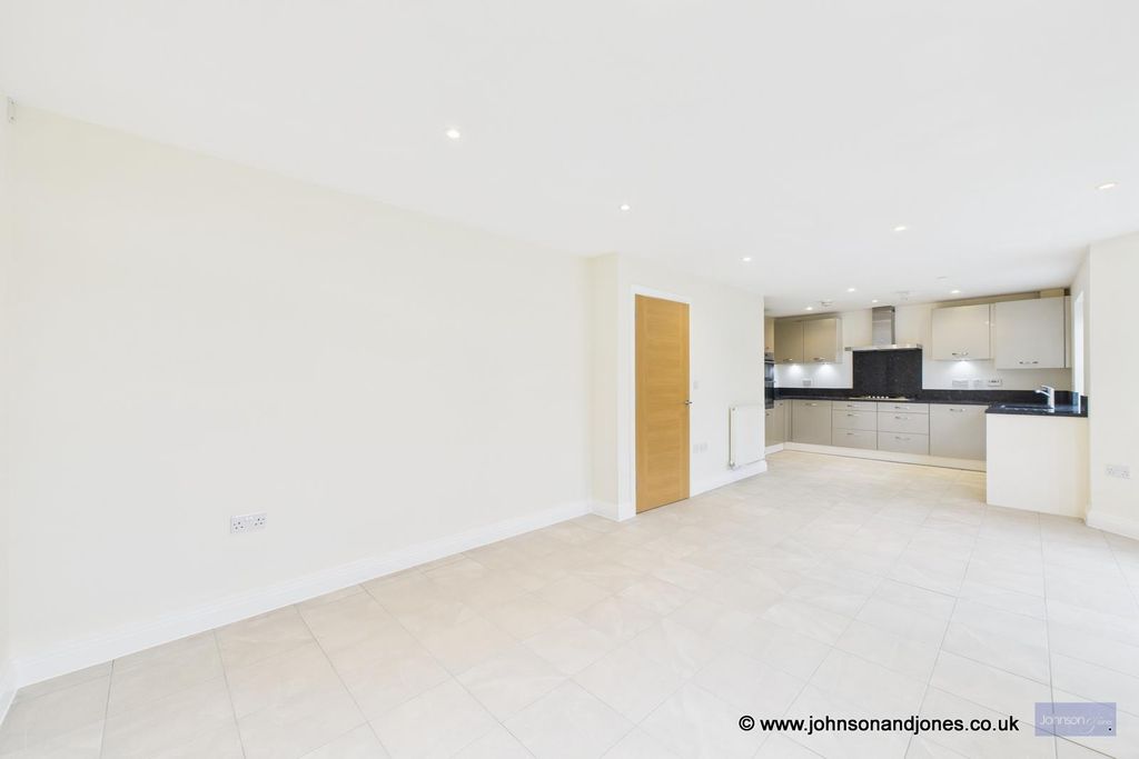 Additional image 5 of 4 bed detached house for saleKingfisher Close, Chertsey KT16