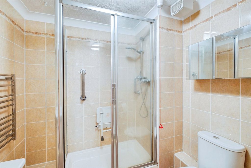 Additional image 6 of 2 bed flat for saleBlenheim Court, Christchurch BH23