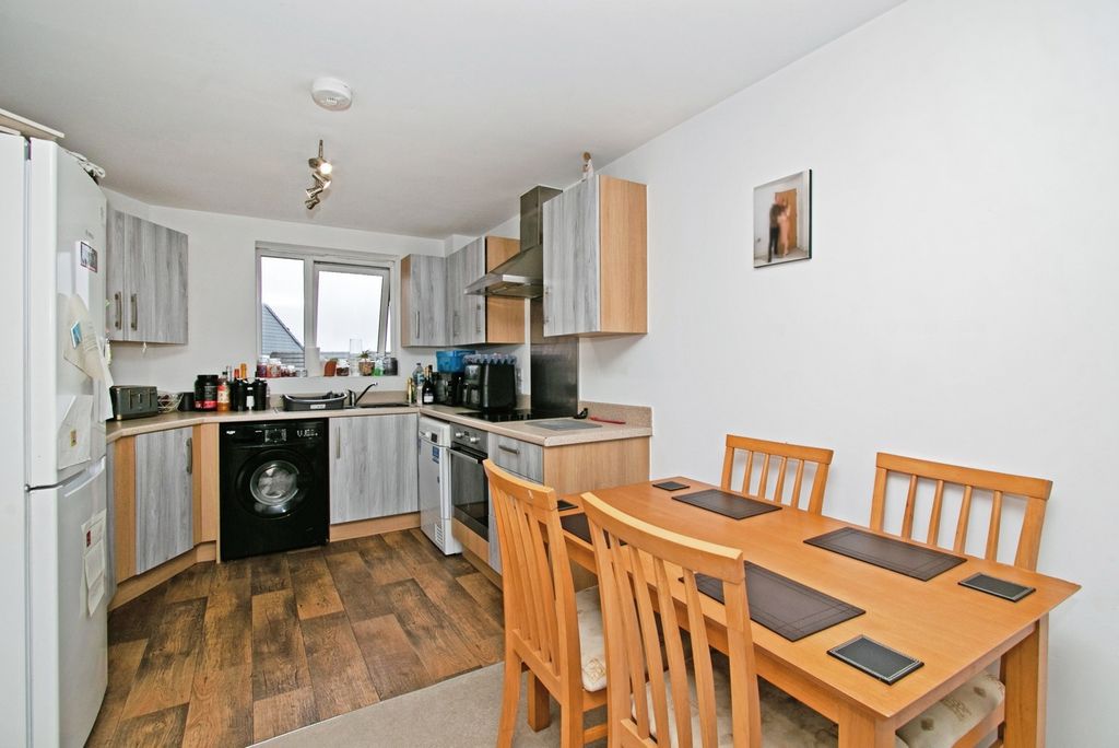 Additional image 3 of 2 bed flat for saleNicholas Holman Road, Camborne, Cornwall TR14